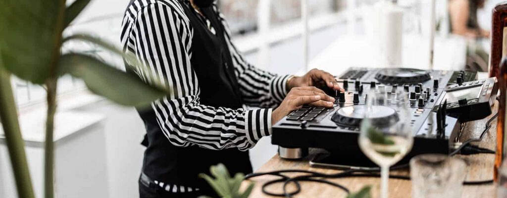Famous DJ Agency - Book Corporate DJ Famous DJ Agency - Book Corporate DJ