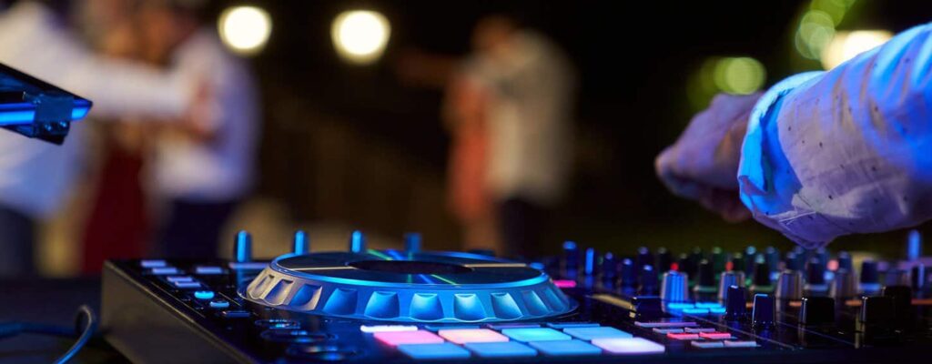 Famous DJ Agency - Wedding DJ Famous DJ Agency - Wedding DJ