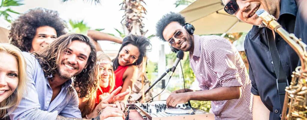 Famous DJ Agency - Social Media Presence Famous DJ Agency - Social Media Presence